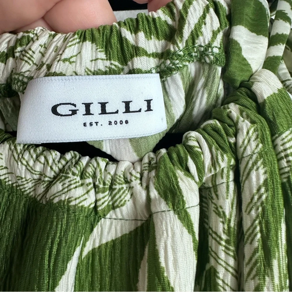 Gilli Green and White Halter Nexk Leaf Print Top Size Small - Picture 3 of 6